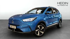 Blå (blue) Begagnad 2023 MG ZS Luxury Sedan | 254 900 kr (Marknadspris)
