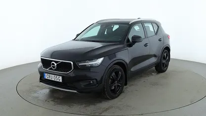 Svart Begagnad 2020 Volvo XC40 Momentum SUV | 245 000 kr (Marknadspris)
