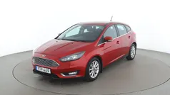 Röd Begagnad 2017 Ford Focus Titanium Halvkombi | 88 000 kr (Marknadspris)