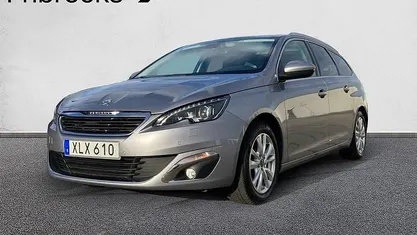 Grå Begagnad 2015 Peugeot 308 SW Allure Kombi | 128 900 kr (Lite dyr)
