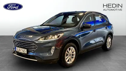 Blå Begagnad 2023 Ford Kuga Titanium SUV | 269 900 kr (Marknadspris)