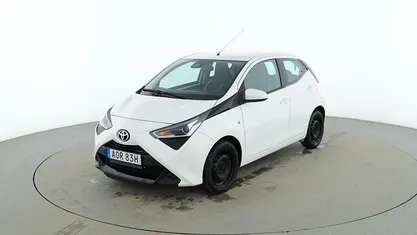 Vit Begagnad 2019 Toyota Aygo X-play Halvkombi | 97 000 kr (Marknadspris)