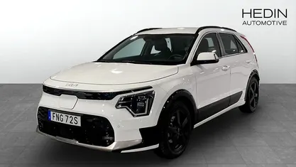 Vit Begagnad 2022 Kia Niro SUV | 329 900 kr (Marknadspris)