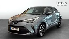 Grå (grey) Begagnad 2021 Toyota C-HR SUV | 260 000 kr (Marknadspris)