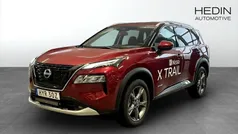 Röd (red) Ny 2025 Nissan X-Trail Tekna SUV | 523 900 kr (Marknadspris)