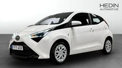 Vit (white) Begagnad 2021 Toyota Aygo Halvkombi | 149 900 kr (Lite dyr)