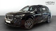 Svart (black) Begagnad 2024 BMW X1 M Sport SUV | 538 700 kr (Marknadspris)