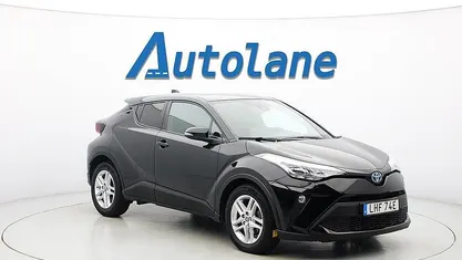 Svart Begagnad 2022 Toyota C-HR Active SUV | 269 900 kr (Marknadspris)
