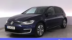 Mörkblå Begagnad 2020 VW e-Golf Halvkombi | 188 900 kr (Marknadspris)