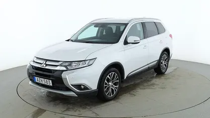 Vit Begagnad 2016 Mitsubishi Outlander Instyle SUV | 184 000 kr (Marknadspris)