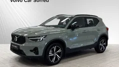 Grön Begagnad 2023 Volvo XC40 Plus SUV | 379 900 kr (Marknadspris)