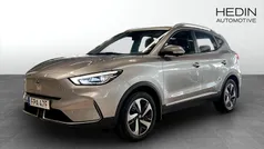Silver metallic Begagnad 2022 MG ZS Luxury Sedan | 259 900 kr (Marknadspris)