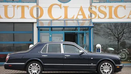 Safirblå Begagnad 2005 Bentley Arnage Mulliner Sedan | 525 000 kr