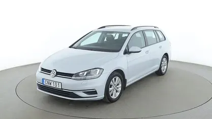 Ljusgrå Begagnad 2018 VW Golf VII Kombi | 124 000 kr (Bra pris)