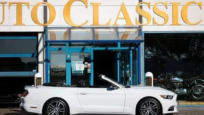 Begagnad Ford Mustang 317 HK (233 kW) 2016 Vit Cab