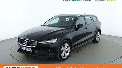 Svart Begagnad 2019 Volvo V60 CC Momentum Kombi | 276 000 kr (Marknadspris)