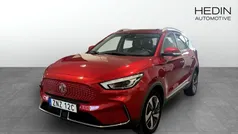 Röd (red) Begagnad 2022 MG ZS Luxury Sedan | 244 900 kr (Superpris)