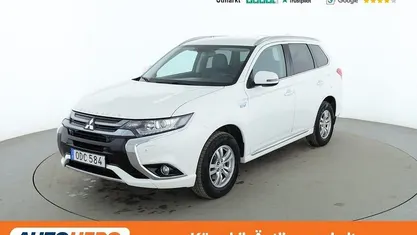 Vit Begagnad 2016 Mitsubishi Outlander SUV | 159 000 kr (Marknadspris)