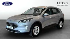 Grå (grey) Begagnad 2022 Ford Kuga Titanium SUV | 299 000 kr (Marknadspris)