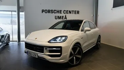 Vit Ny 2025 Porsche Cayenne SUV | 1 339 000 kr (Superpris)
