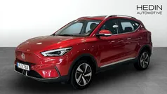 Röd (red) Begagnad 2022 MG ZS Luxury Sedan | 244 900 kr (Bra pris)
