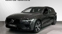 Grå Begagnad 2024 Volvo V60 Plus Kombi | 379 900 kr (Marknadspris)