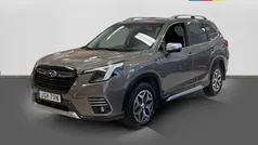 Brilliant bronze metallic Begagnad 2022 Subaru Forester Active SUV | 349 700 kr (Marknadspris)