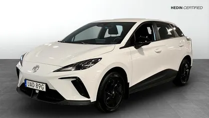 Vit (white) Begagnad 2023 MG MG4 EV Halvkombi | 244 900 kr (Marknadspris)
