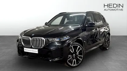 Begagnad BMW X5 Comfort Edition 490 HK (360 kW) 2025 Svart SUV