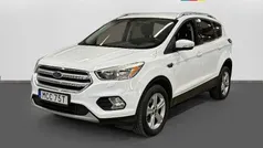 Vit Begagnad 2017 Ford Kuga Trend SUV | 139 500 kr (Marknadspris)