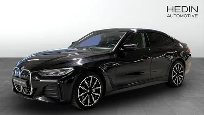 Svart Begagnad 2023 BMW i4 M Sport Sedan | 394 700 kr (Marknadspris)