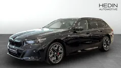 Svart (black) Begagnad 2025 BMW 530e M Sport Kombi | 649 700 kr (Bra pris)