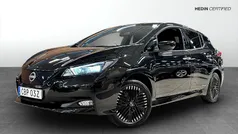 Svart Begagnad 2022 Nissan Leaf N-Connecta Halvkombi | 229 900 kr (Marknadspris)