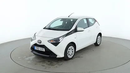 Vit Begagnad 2018 Toyota Aygo X-play Halvkombi | 98 000 kr (Marknadspris)