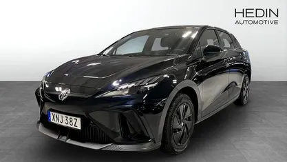 Svart Begagnad 2023 MG MG4 EV Halvkombi | 254 900 kr (Marknadspris)
