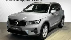 Grå Begagnad 2023 Volvo XC40 Core SUV | 349 900 kr (Marknadspris)
