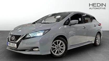 Begagnad Nissan Leaf N-Connecta 108 kW (147 HK) 2021 Grå Halvkombi