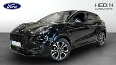 Svart (black) Begagnad 2022 Ford Puma ST-Line SUV | 199 900 kr (Marknadspris)