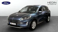 Blå (blue) Begagnad 2022 Ford Kuga Titanium SUV | 259 900 kr (Marknadspris)