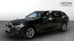Svart (black) Begagnad 2022 BMW 330e Sport Line Kombi | 284 700 kr (Superpris)