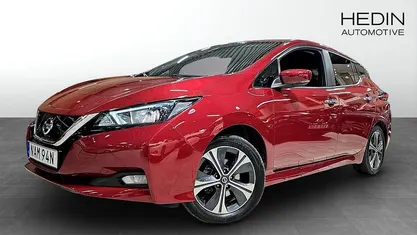 Svart Begagnad 2021 Nissan Leaf Acenta Halvkombi | 189 900 kr (Marknadspris)