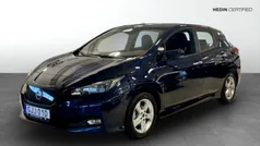 Mörkblå (blue) Begagnad 2023 Nissan Leaf Acenta Halvkombi | 194 900 kr (Marknadspris)