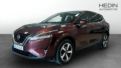 Mörkröd (red) Begagnad 2023 Nissan Qashqai N-Connecta SUV | 289 900 kr (Marknadspris)