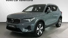Grå Begagnad 2023 Volvo XC40 Ultimate SUV | 409 900 kr (Marknadspris)
