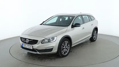 Ljusbrun Begagnad 2016 Volvo V60 CC Kombi | 185 000 kr (Superpris)