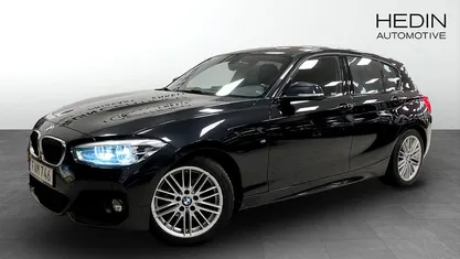 Svart Begagnad 2018 BMW 118 M Sport Halvkombi | 159 900 kr (Marknadspris)
