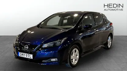 Begagnad Nissan Leaf N-Connecta 110 kW (150 HK) 2022 Blå Halvkombi
