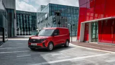 Vit Ny 2024 Ford Courier Trend Minibuss | 239 920 kr (Superpris)