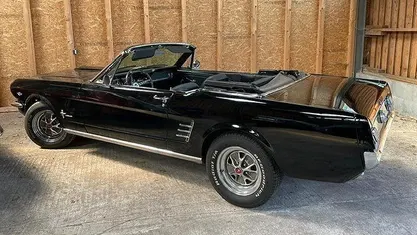 Begagnad Ford Mustang 194 HK (142 kW) 1966 Cab