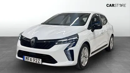 Vit (white) Begagnad 2024 Renault Clio V Evolution Halvkombi | 194 900 kr (Marknadspris)